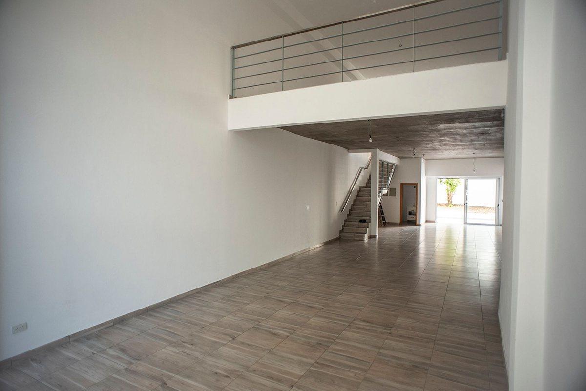 Foto de ALQUILER LOCAL COMERCIAL BERNAL CENTRO, imagen 1