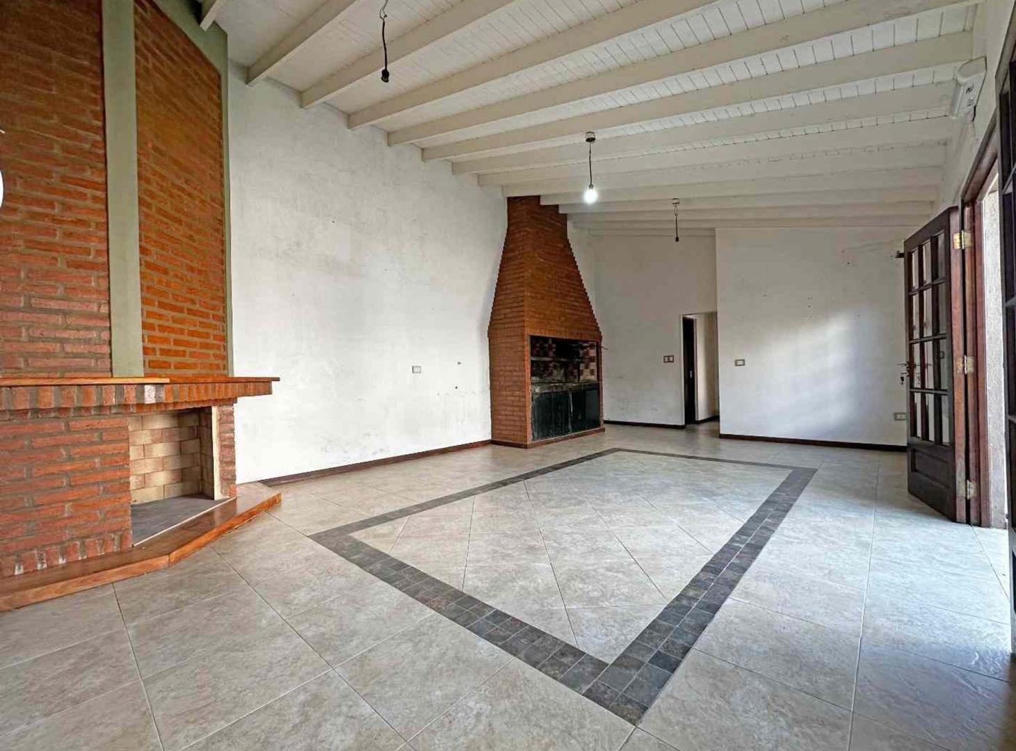Foto de ALQUILER CASA 7 AMB - COCHERA,JARDIN Y QUINCHO, imagen 1