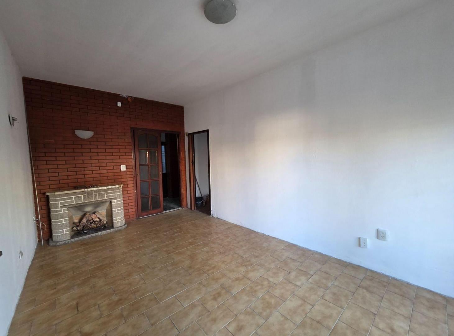 Foto de ALQUILER CASA 3 AMBIENTES CON COCHERA BERNAL OESTE, imagen 1