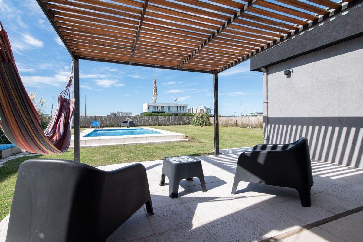 Foto de Venta Casa 3 amb con pileta Villalobos Hudson, imagen 4