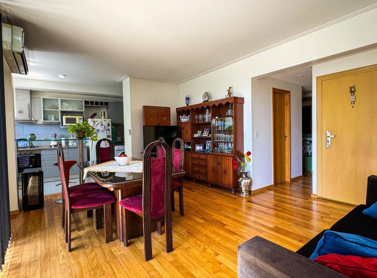Foto de VENTA DEPARTAMENTO 3 AMBIENTES C/COCHERA QUILMES, imagen 2