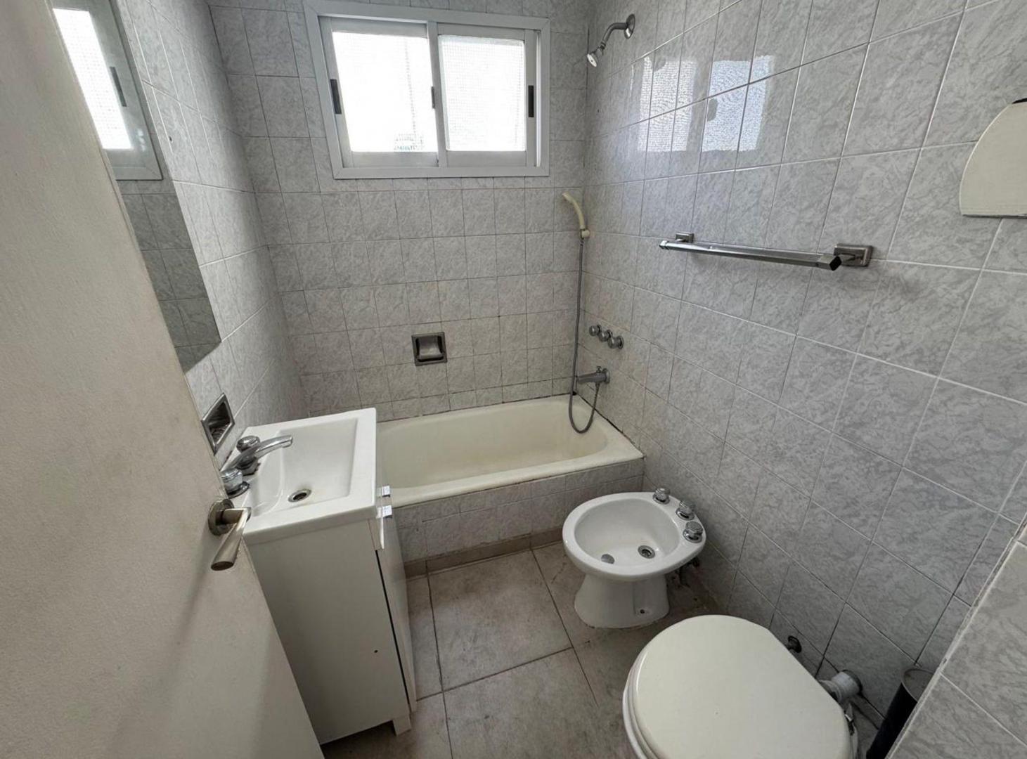 Foto de ALQUILER DEPARTAMENTO DOS AMBIENTES QUILMES CENTRO, imagen 4