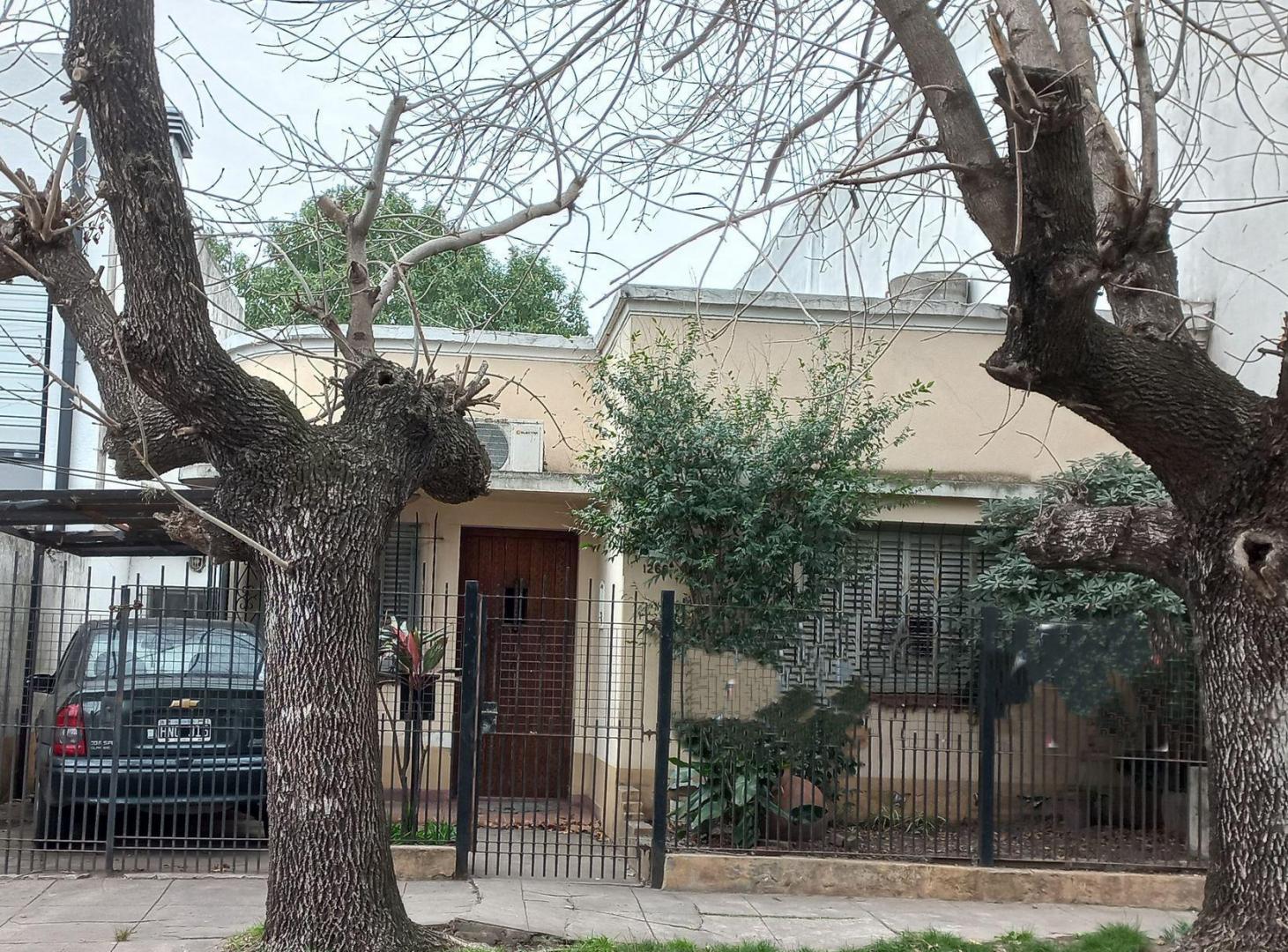 Foto de VENTA CASA 3 AMB A RECICLAR- MORENO 1266 QUILMES, imagen 3