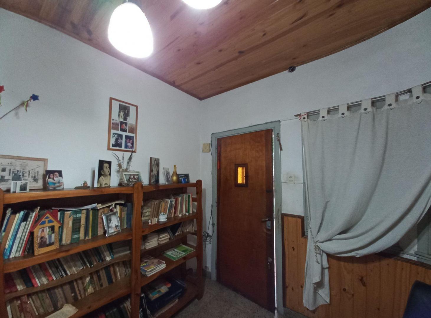 Foto de VENTA CASA 3 AMB A RECICLAR- MORENO 1266 QUILMES, imagen 2