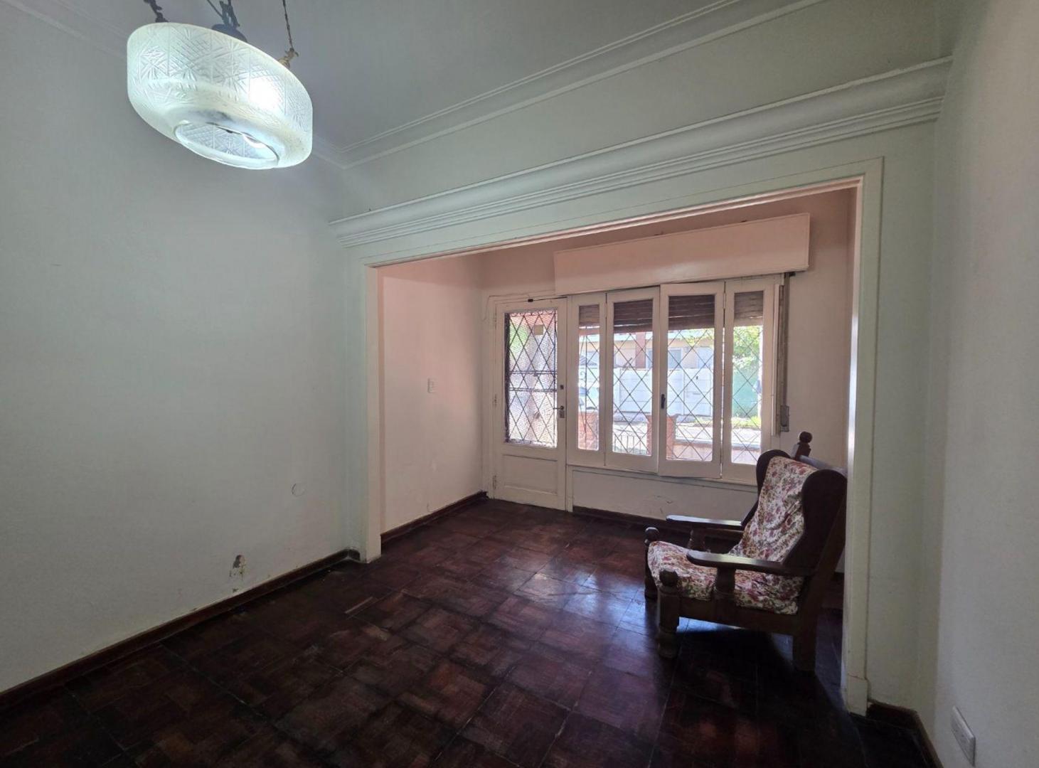 Foto de VENTA CASA 4 AMBIENTES CON COCHERA EN EZPELETA, imagen 3