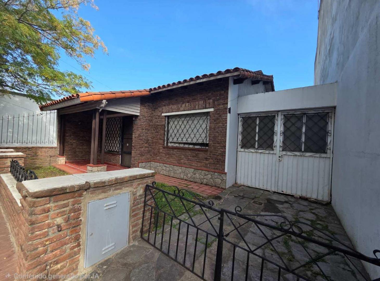Foto de VENTA CASA 4 AMBIENTES CON COCHERA EN EZPELETA, imagen 1