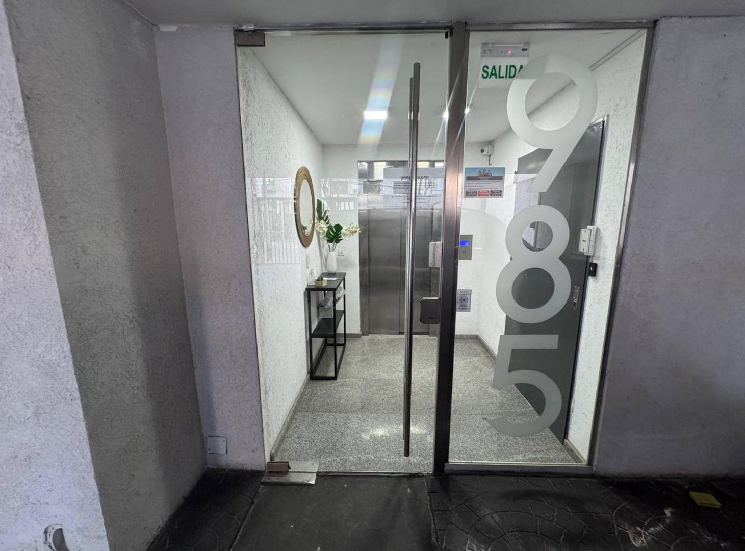 Foto de VENTA DEPARTAMENTO 3 AMBIENTES CON COCHERA QUILMES, imagen 1