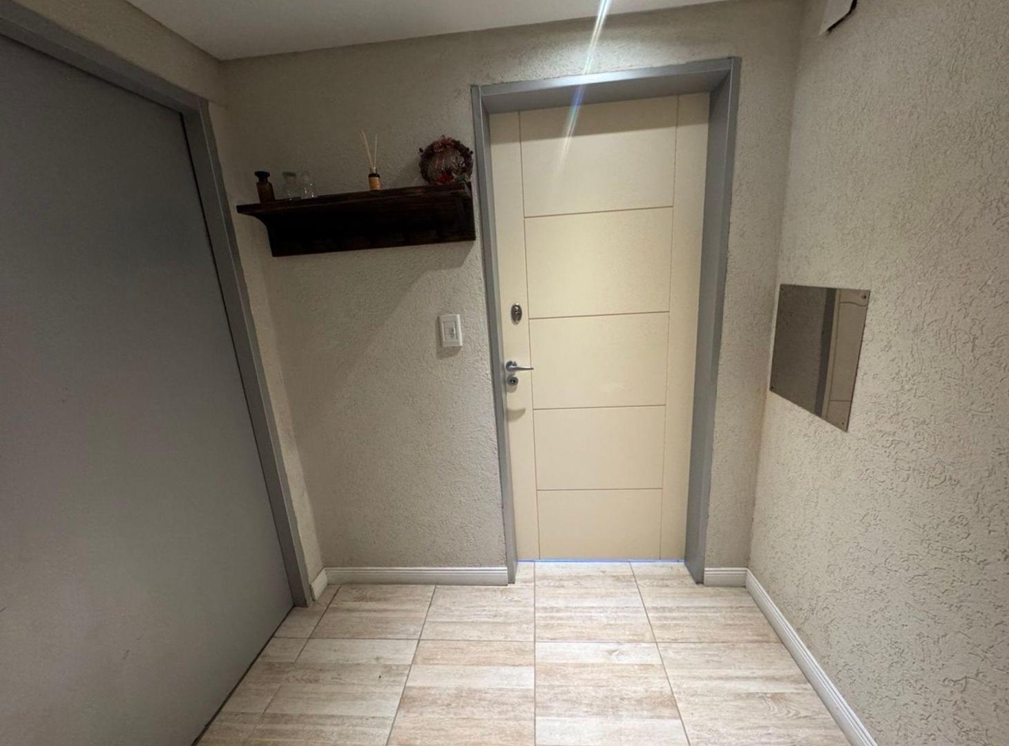 Foto de VENTA DEPARTAMENTO 3 AMBIENTES CON COCHERA QUILMES, imagen 2