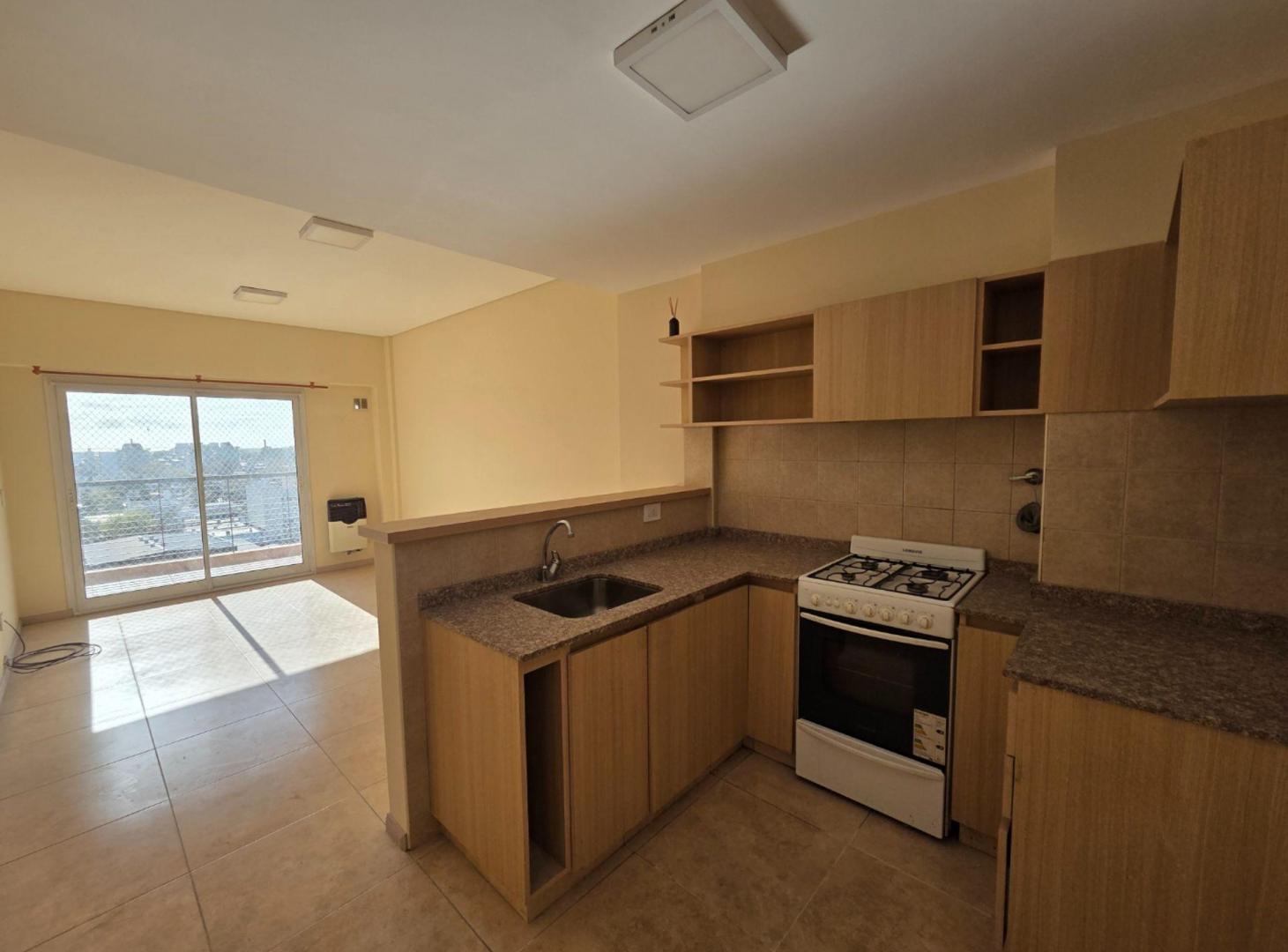 Foto de VENTA DEPARTAMENTO 2 AMB C COCHERA MACONDA, imagen 3