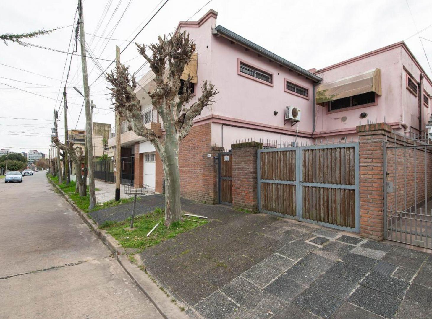Foto de Venta Casa 5 ambientes en Quilmes, imagen 4