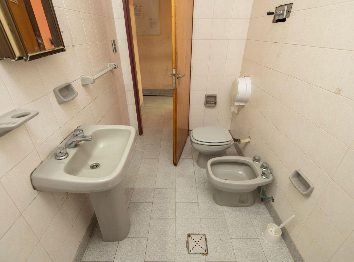Foto de Venta Casa 5 ambientes en Quilmes, imagen 3