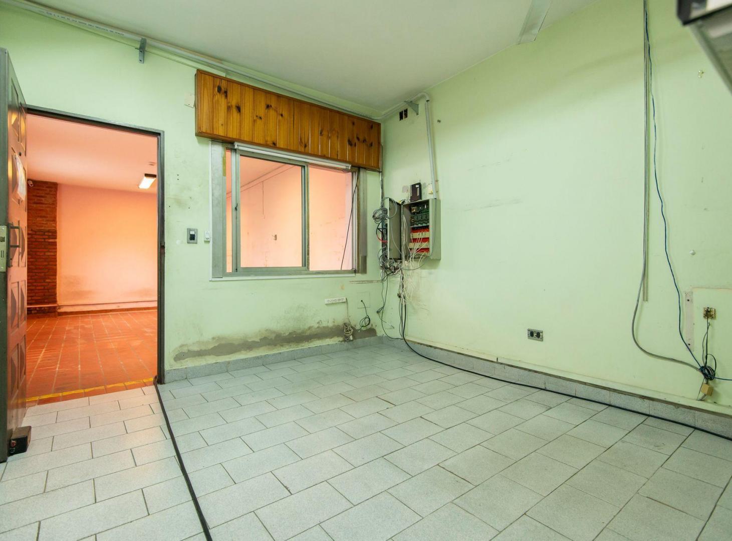 Foto de Venta Casa 5 ambientes en Quilmes, imagen 2