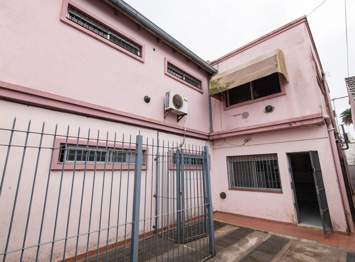Foto de Venta Casa 5 ambientes en Quilmes, imagen 1