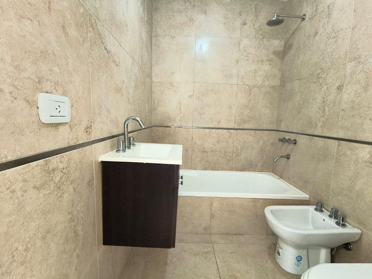 Foto de DUPLEX - PH EN VENTA EN BERAZATEGUI, imagen 3