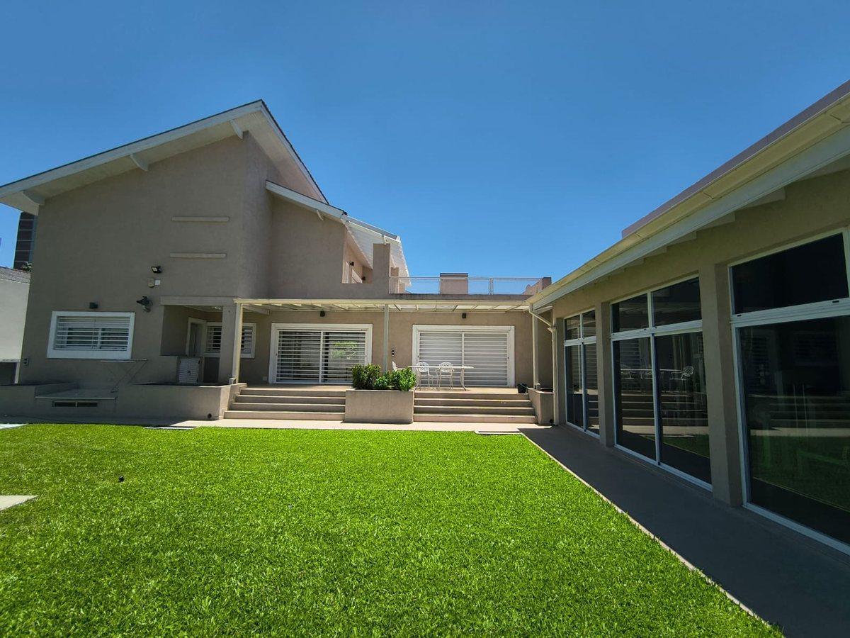 Foto de CASA EN VENTA -POSIBLE APTA BANCO, imagen 1