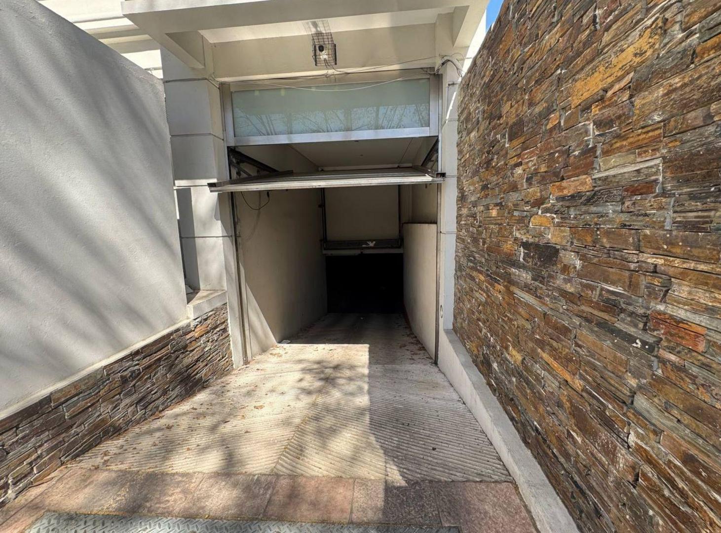 Foto de COCHERA VENTA EXCELENTE UBICACIÓN LOMAS DE ZAMORA, imagen 5