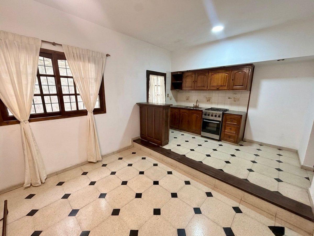 Foto de Alquiler Casa 3 amb+altillo +cochera Quilmes Oeste, imagen 4