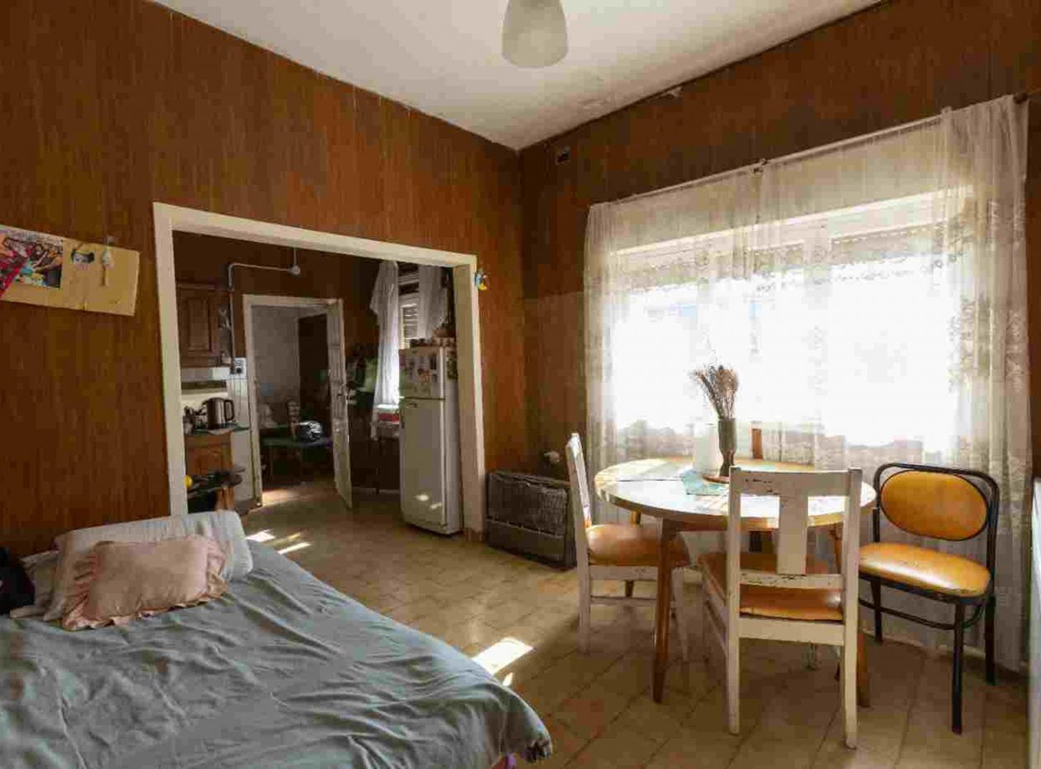 Foto de Oportunidad: casa con local a reciclar en Ezpeleta, imagen 3
