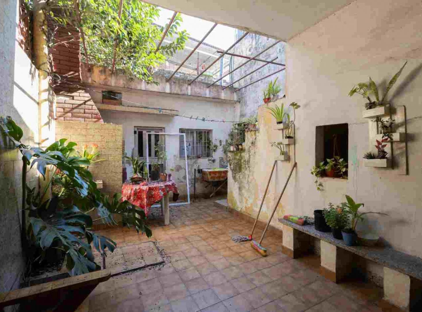 Foto de Oportunidad: casa con local a reciclar en Ezpeleta, imagen 2