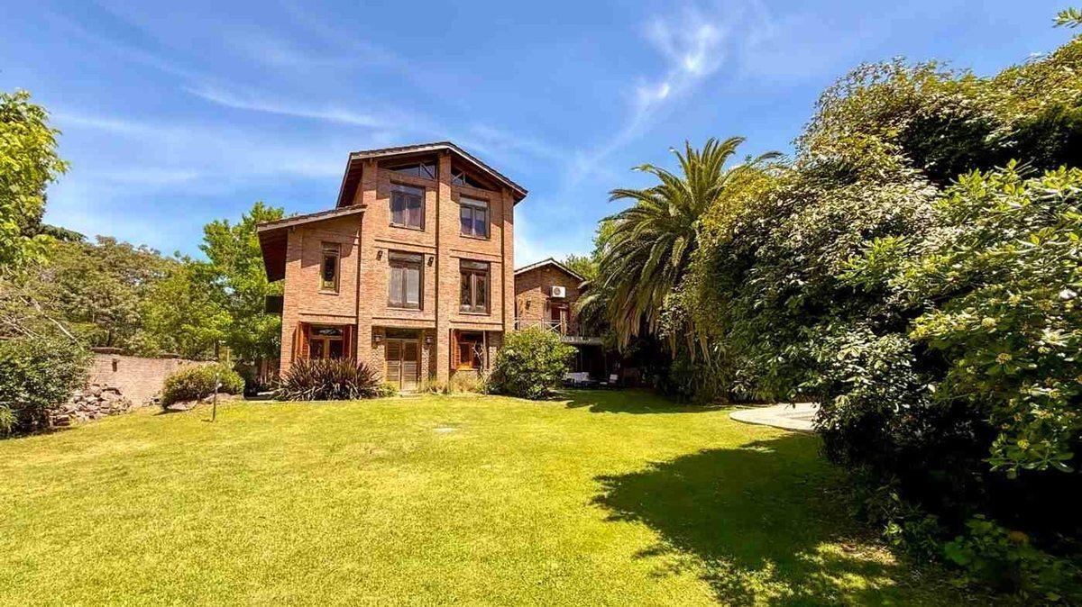 Foto de Casa en Venta Berazategui 6 amb pileta/cochera, imagen 5