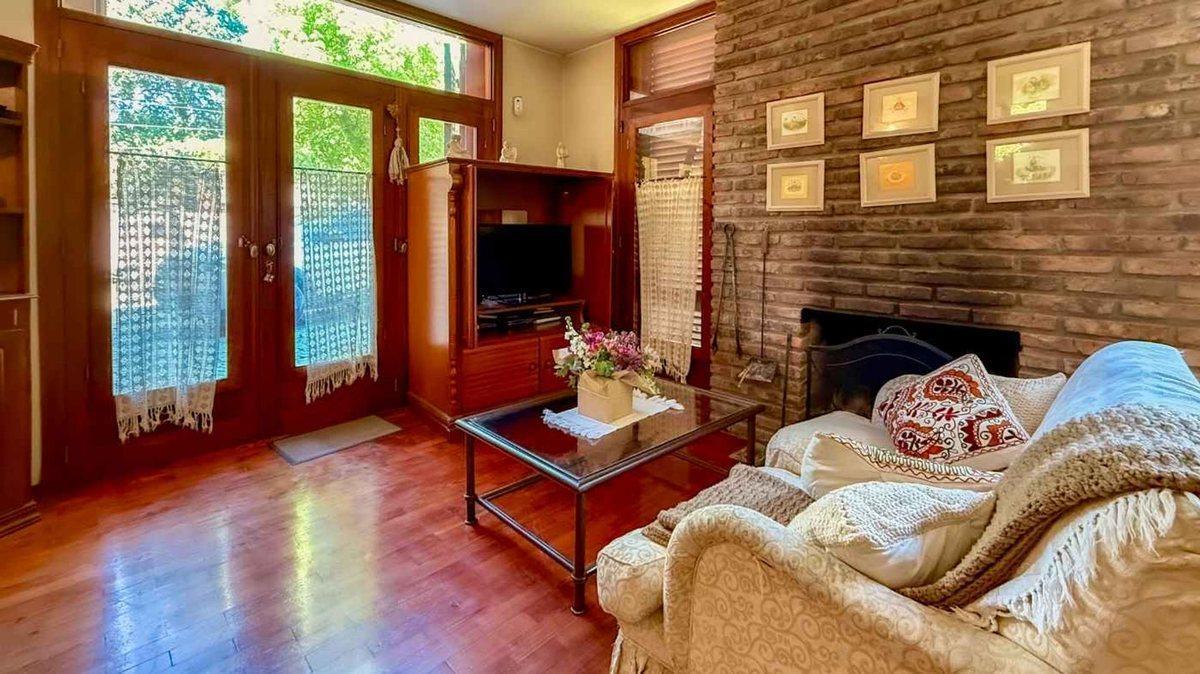Foto de Casa en Venta Berazategui 6 amb pileta/cochera, imagen 3
