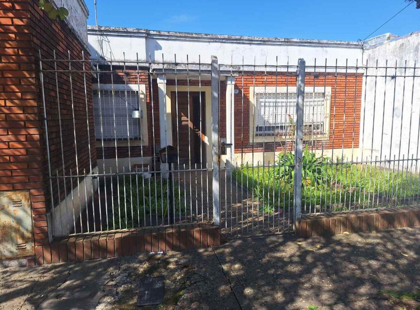 Foto de VENTA LOTE CASA A REFACCIONAR QUILMES OESTE, imagen 1