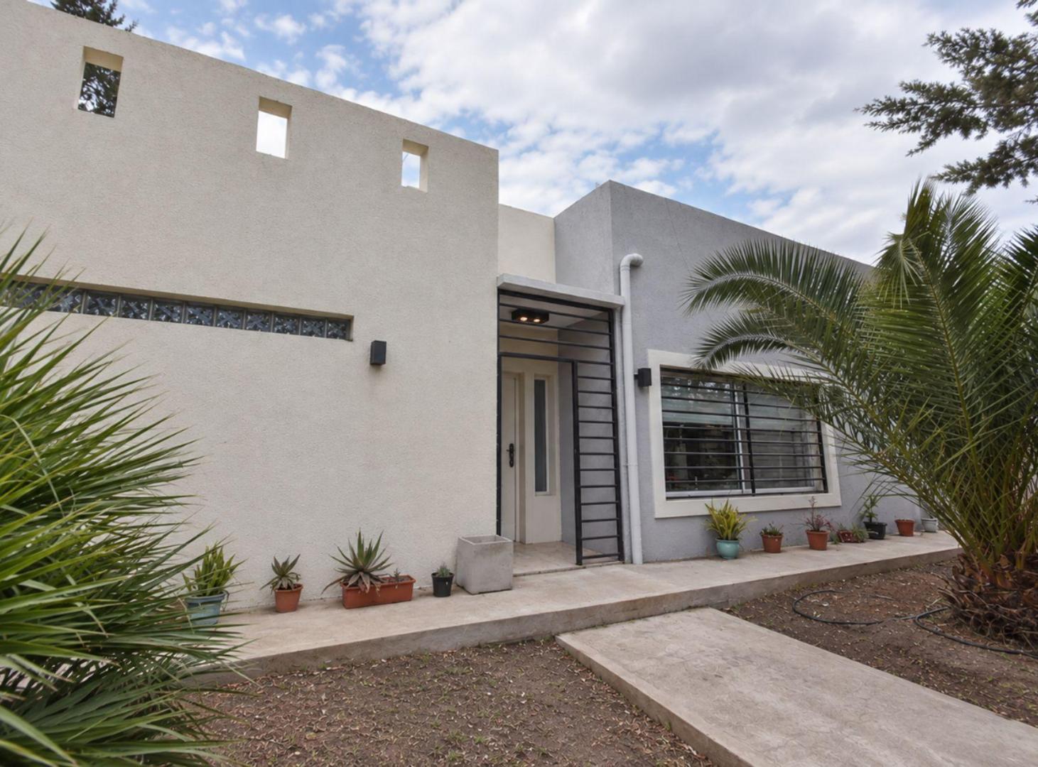 Foto de CASA EN VENTA EL PATO BEGUI 5 AMBIENTES, imagen 1