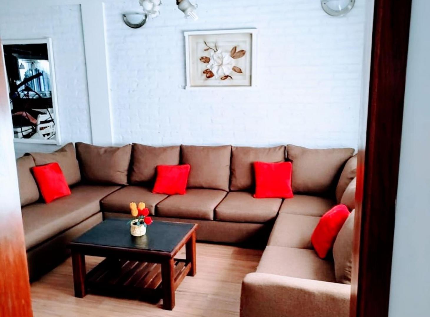 Foto de Venta Casa con pileta en Ezpeleta, imagen 4