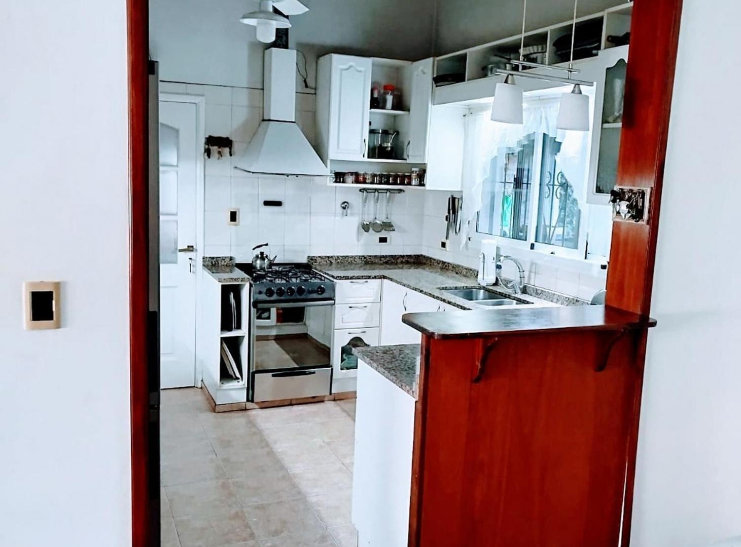 Foto de Venta Casa con pileta en Ezpeleta, imagen 5