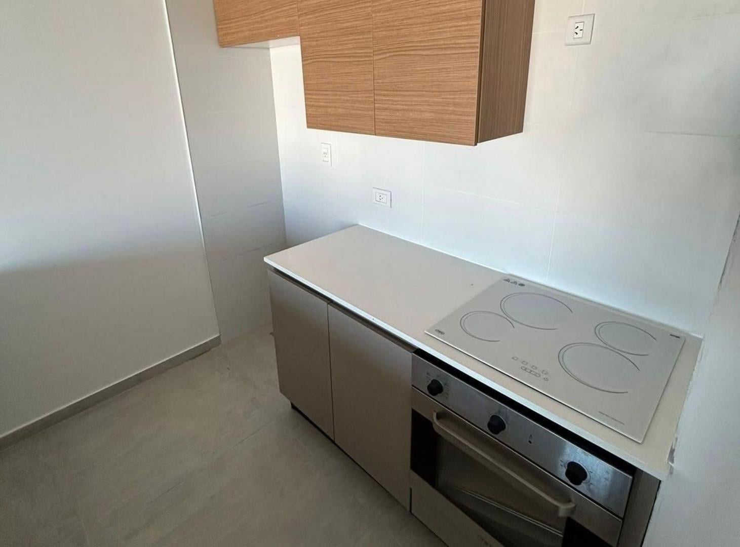 Foto de Monoambiente en alquiler Bernal Oeste, imagen 2