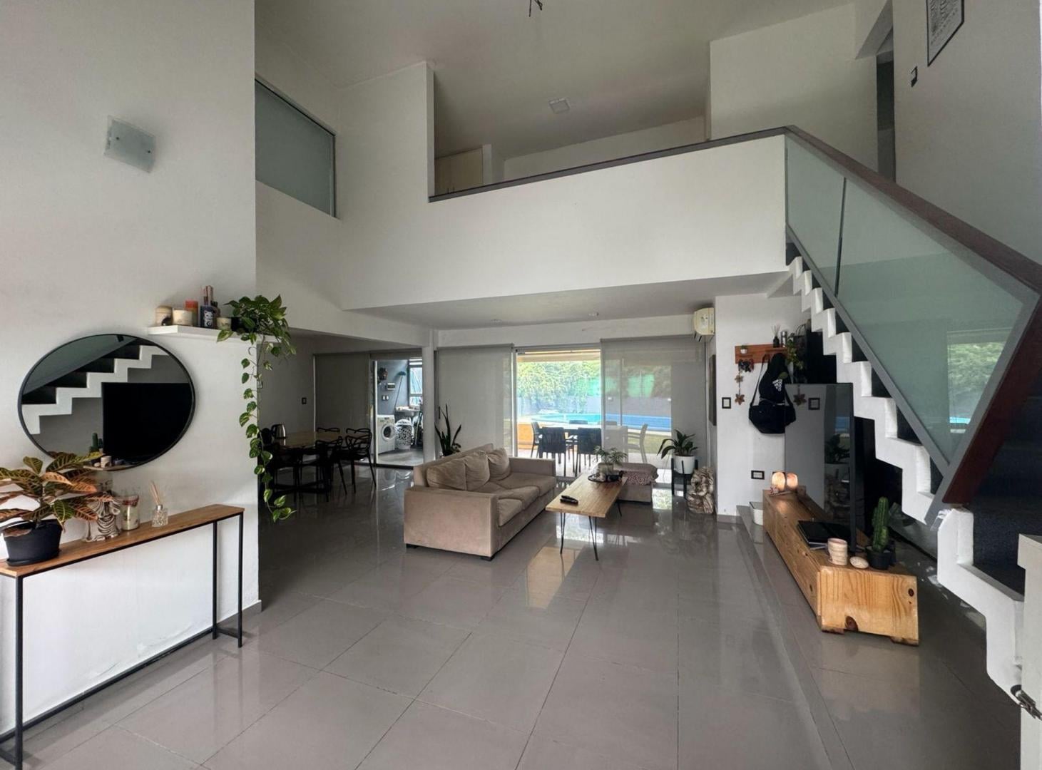 Foto de VENTA CASA 4 AMB CON PILETA EL CARMENCITO, imagen 2