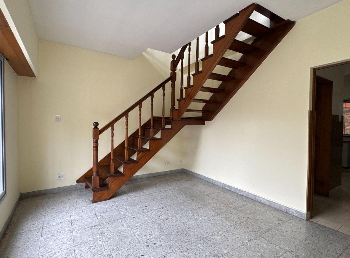 Foto de ALQUILER CASA PH 4 AMBIENTES C/COCHERA, imagen 1