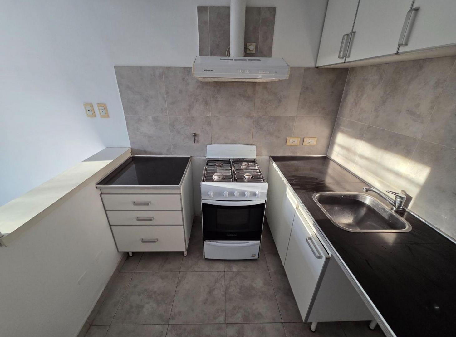 Foto de ALQUILER DEPARTAMENTO 2 AMBIENTES EN BERNAL, imagen 5