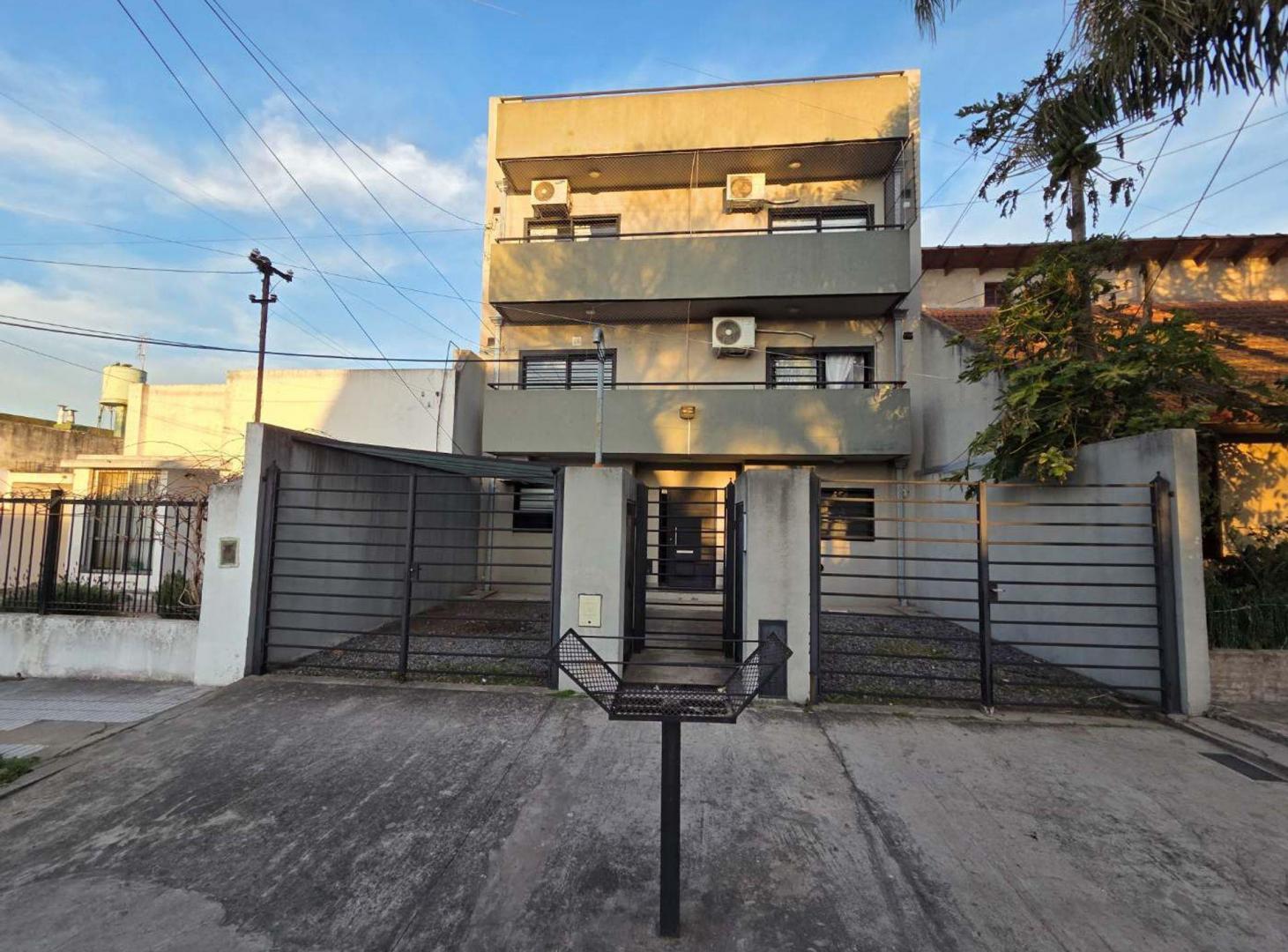 Foto de ALQUILER DEPARTAMENTO 2 AMBIENTES EN BERNAL, imagen 2