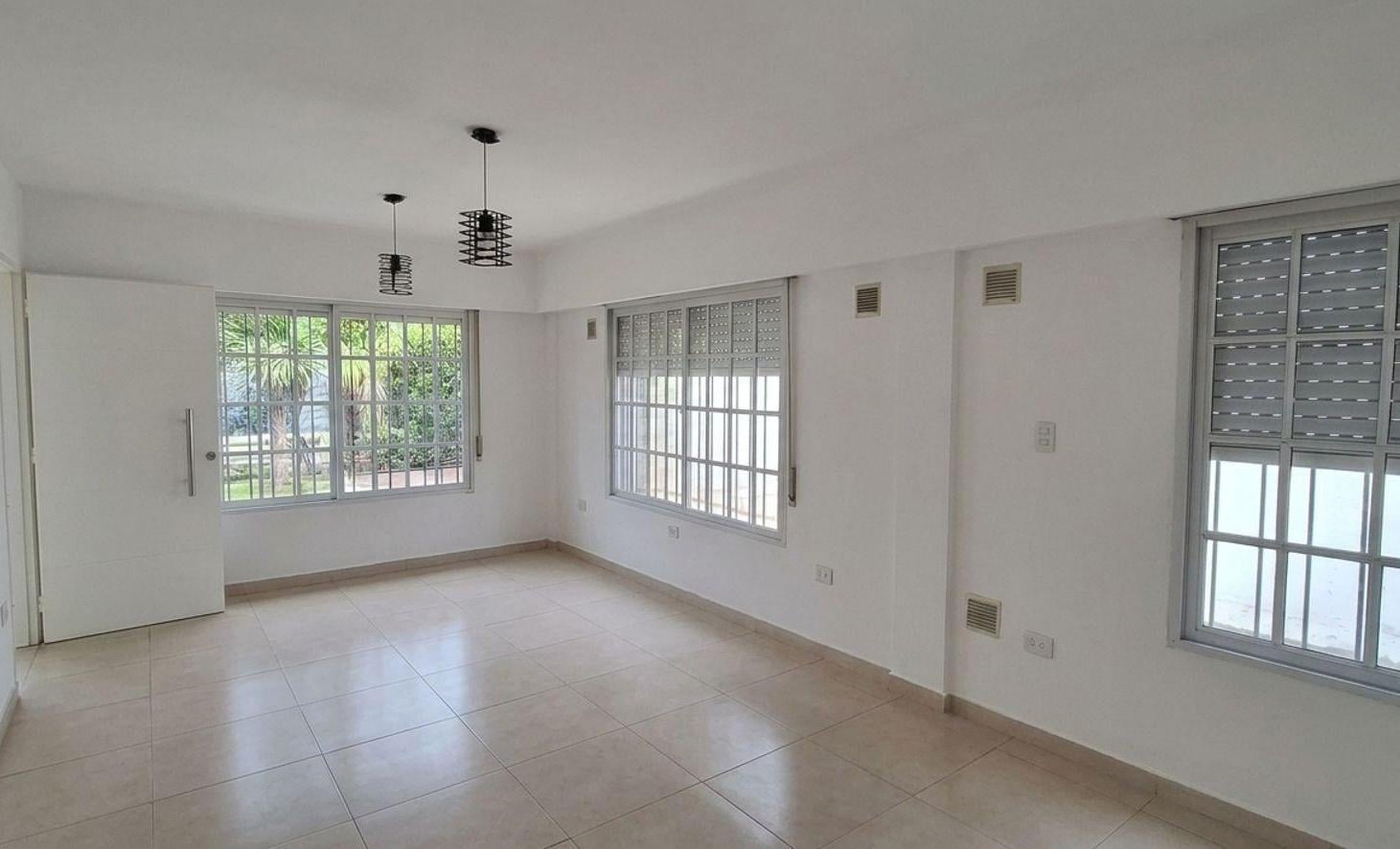 Foto de VENTA CASA 3 AMBIENTES PARQUE EZPELETA QUILMES, imagen 3