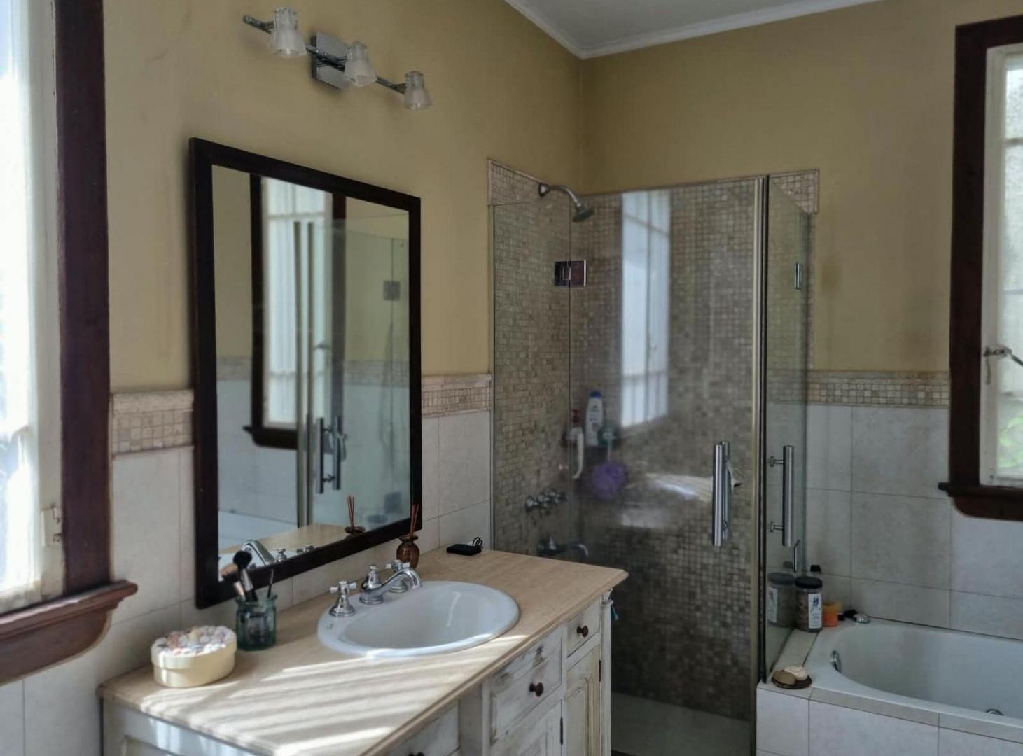 Foto de Venta casa de 4 ambientes estilo ingles Quilmes C, imagen 3