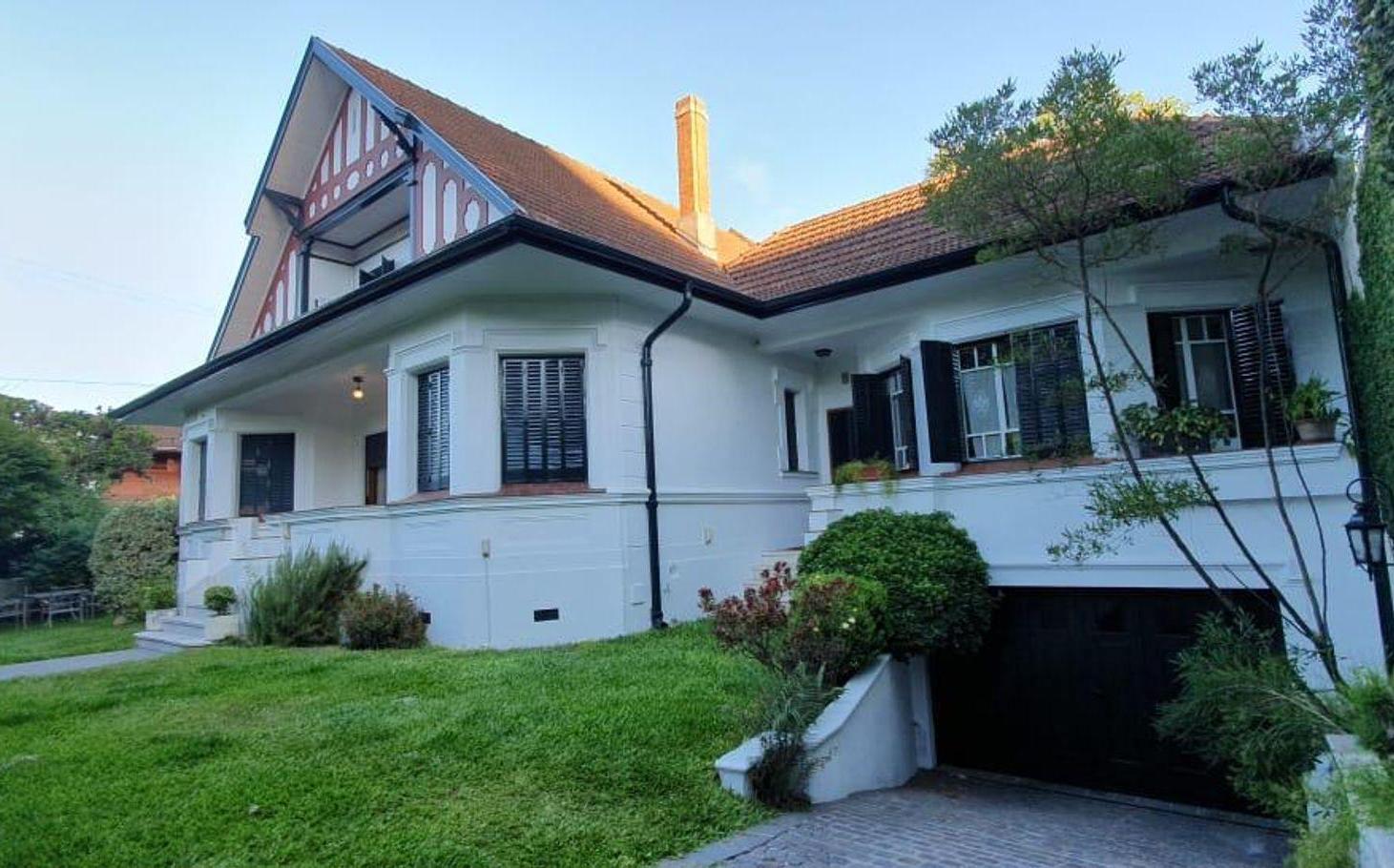 Foto de Venta casa de 4 ambientes estilo ingles Quilmes C, imagen 1