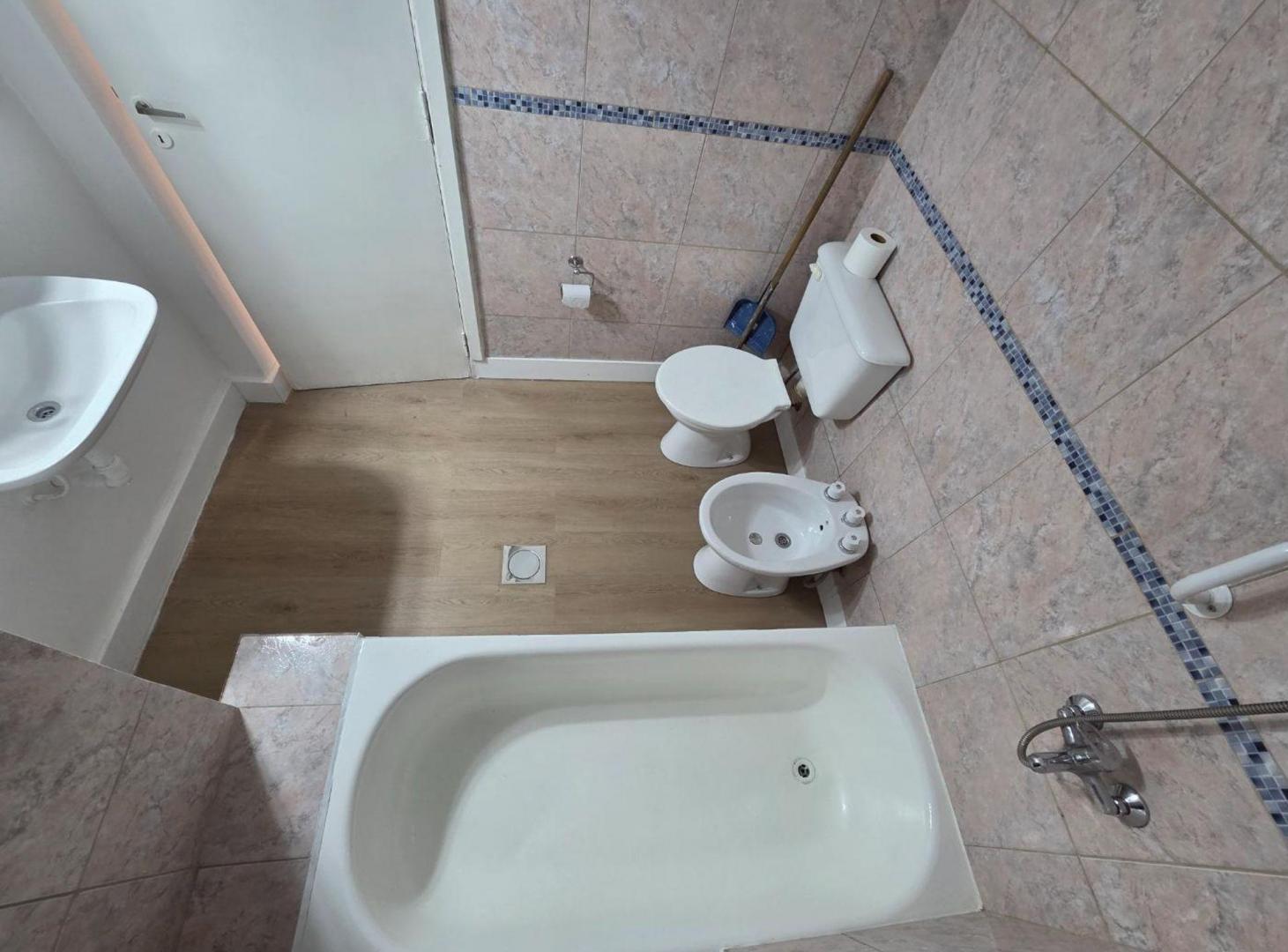 Foto de ALQUILER DEPARTAMENTO 2 AMBIENTES EN WILDE, imagen 4