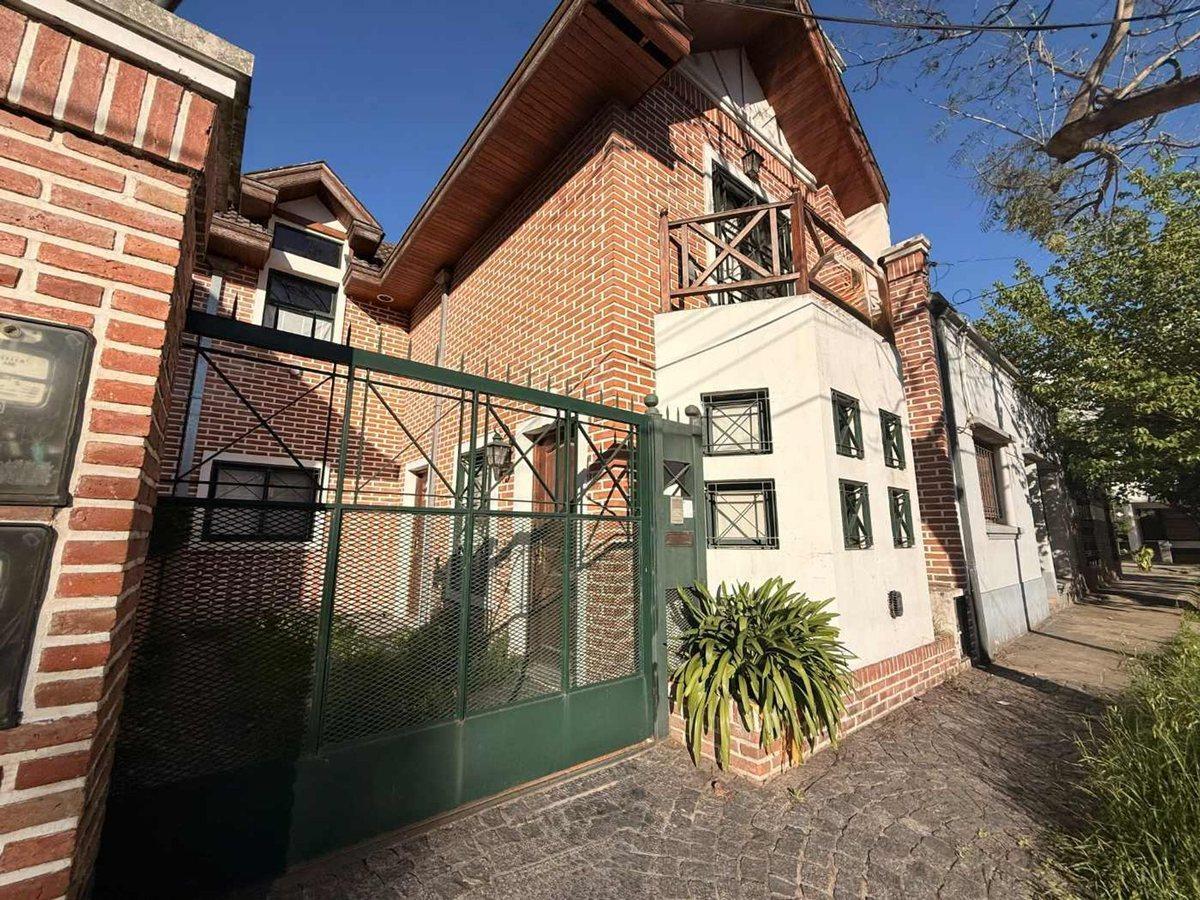 Foto de VENTA DUPLEX 3 AMBIENTES JARDIN Y PILETA QUILMES, imagen 4