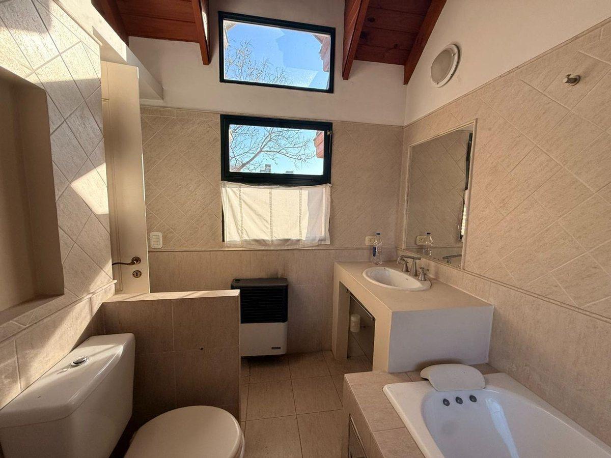 Foto de VENTA DUPLEX 3 AMBIENTES JARDIN Y PILETA QUILMES, imagen 3