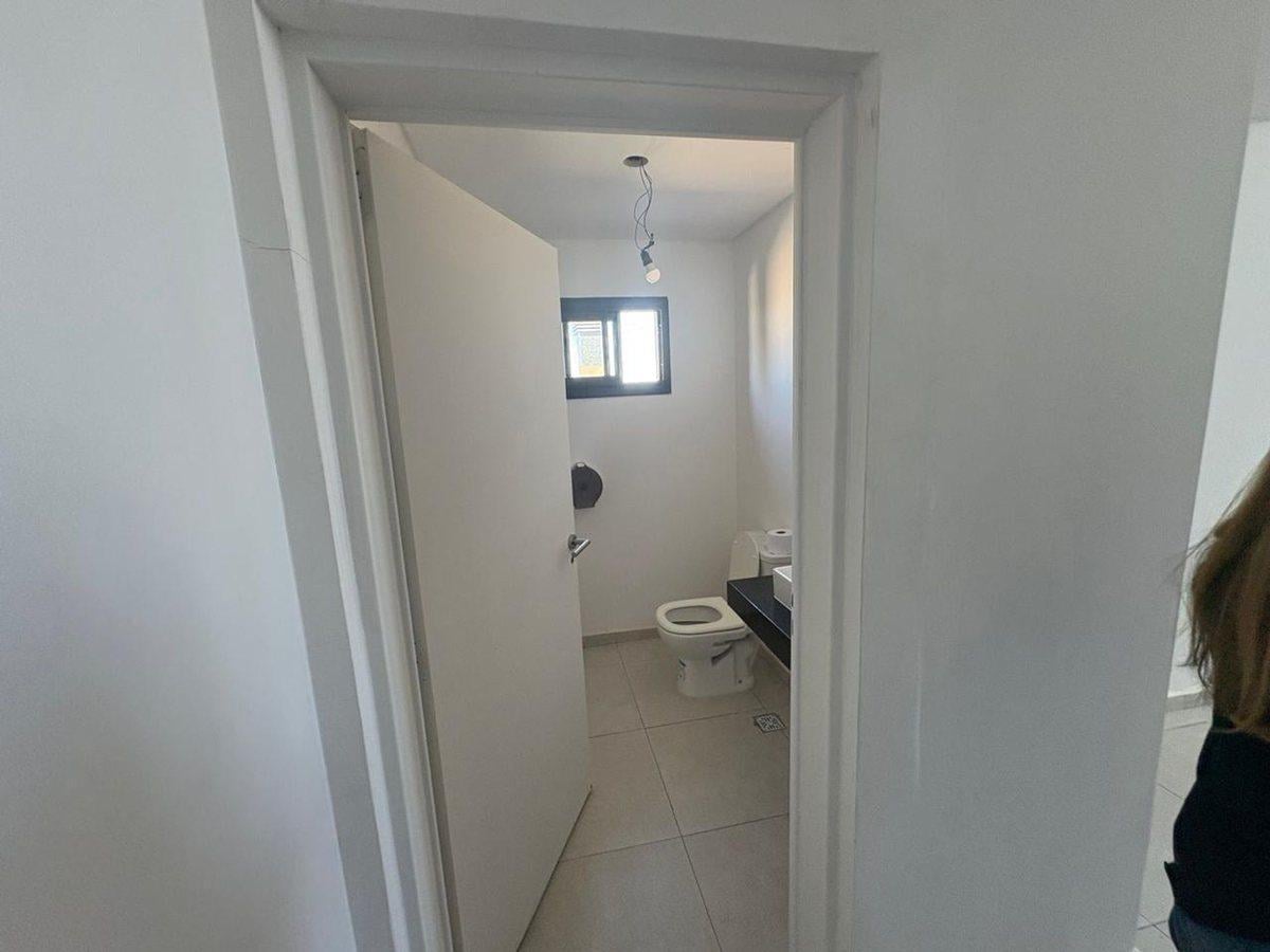 Foto de VENTA DEPARTAMENTO A ESTRENAR - BALCON Y COCHERA, imagen 2