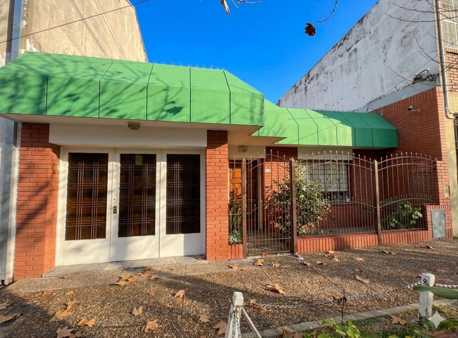Foto de Casa para dos familias en Quilmes Oeste. Permuta, imagen 1
