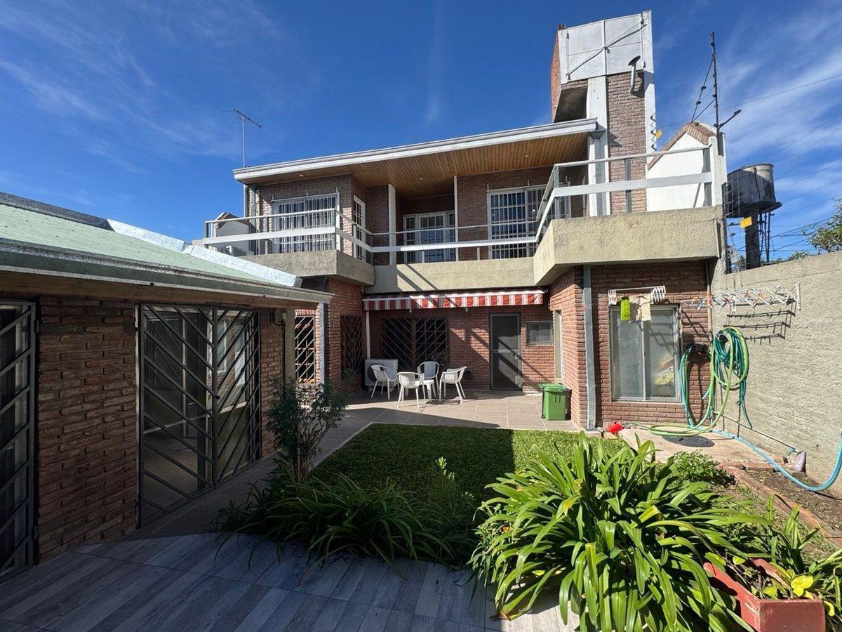 Foto de Venta casa 5 Ambientes Berazategui, imagen 4