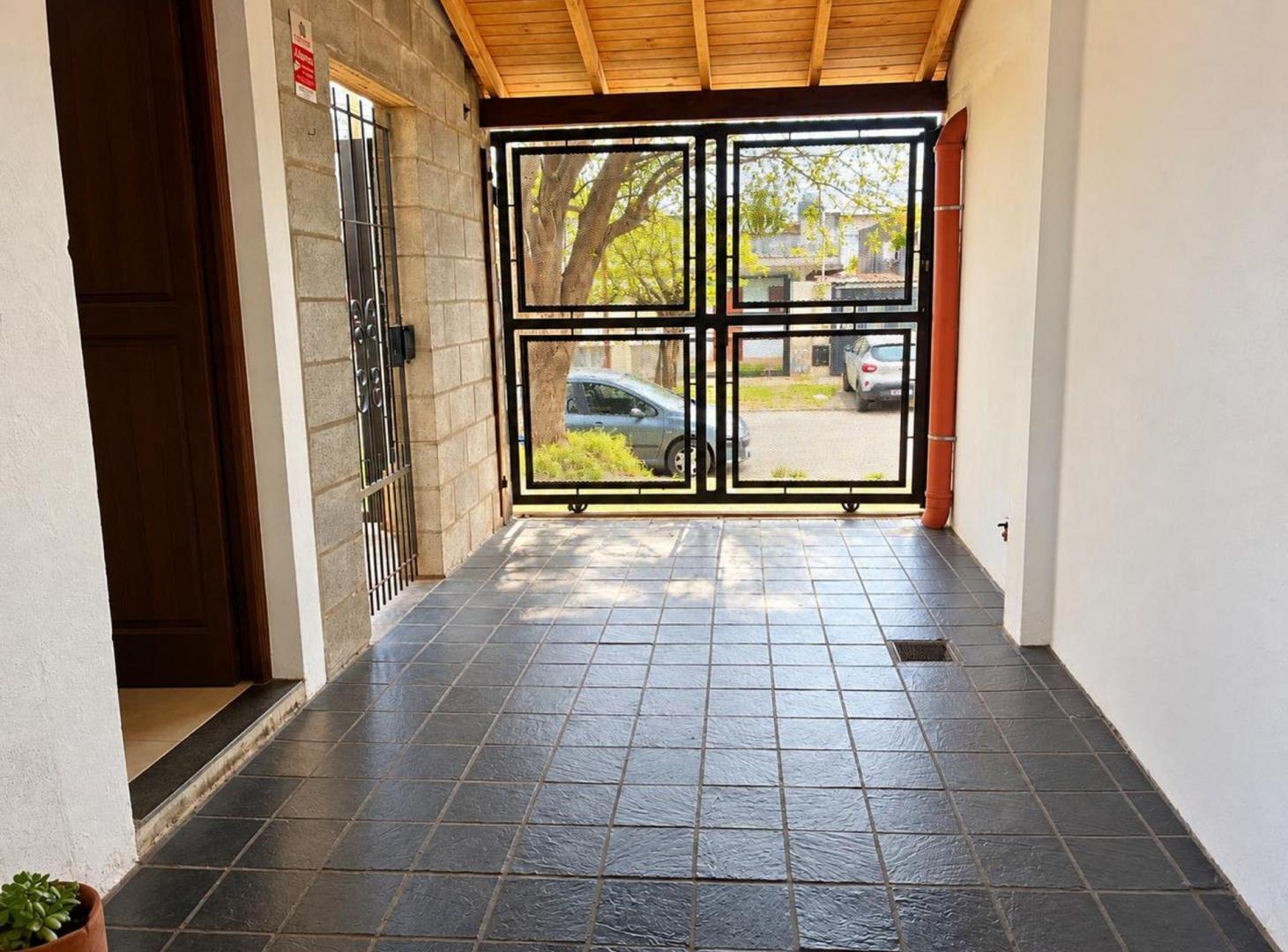 Foto de VENTA DUPLEX 4 AMBIENTES CON COCHERA QUILMES OESTE, imagen 3