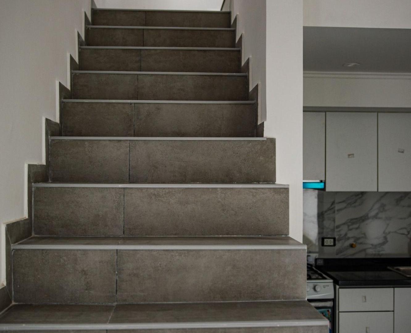 Foto de VENTA DEPARTAMENTO DÚPLEX 70m2, JARDÍN Y PARRILLA, imagen 4