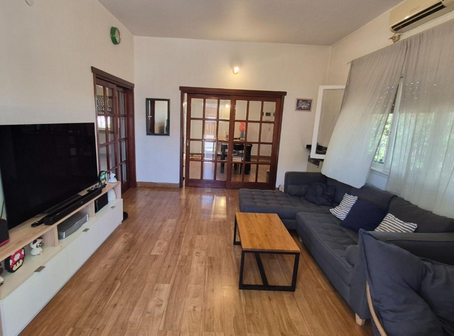 Foto de Venta Ph de 3 Ambientes con Cochera en Bernal, imagen 1
