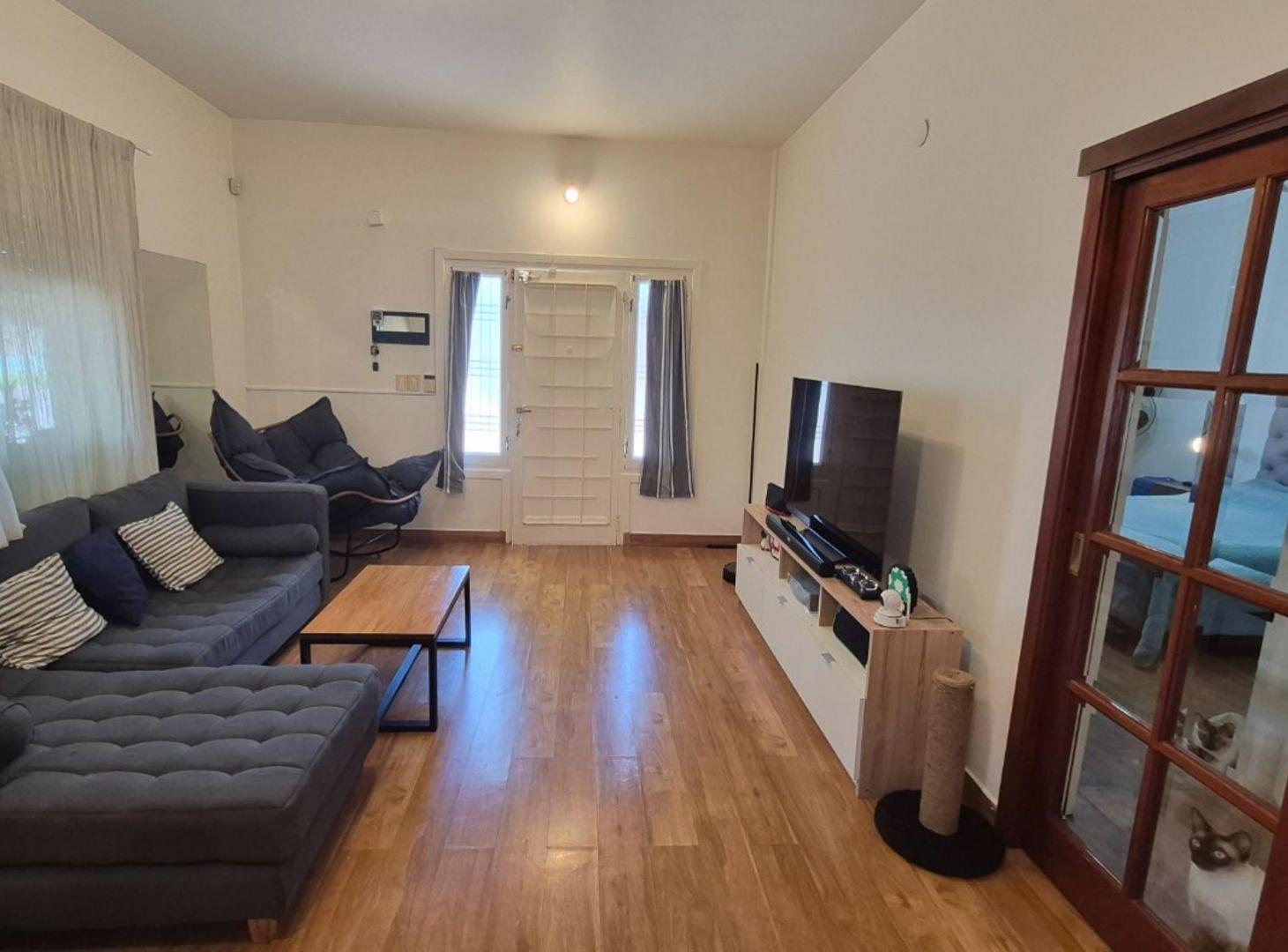 Foto de Venta Ph de 3 Ambientes con Cochera en Bernal, imagen 3