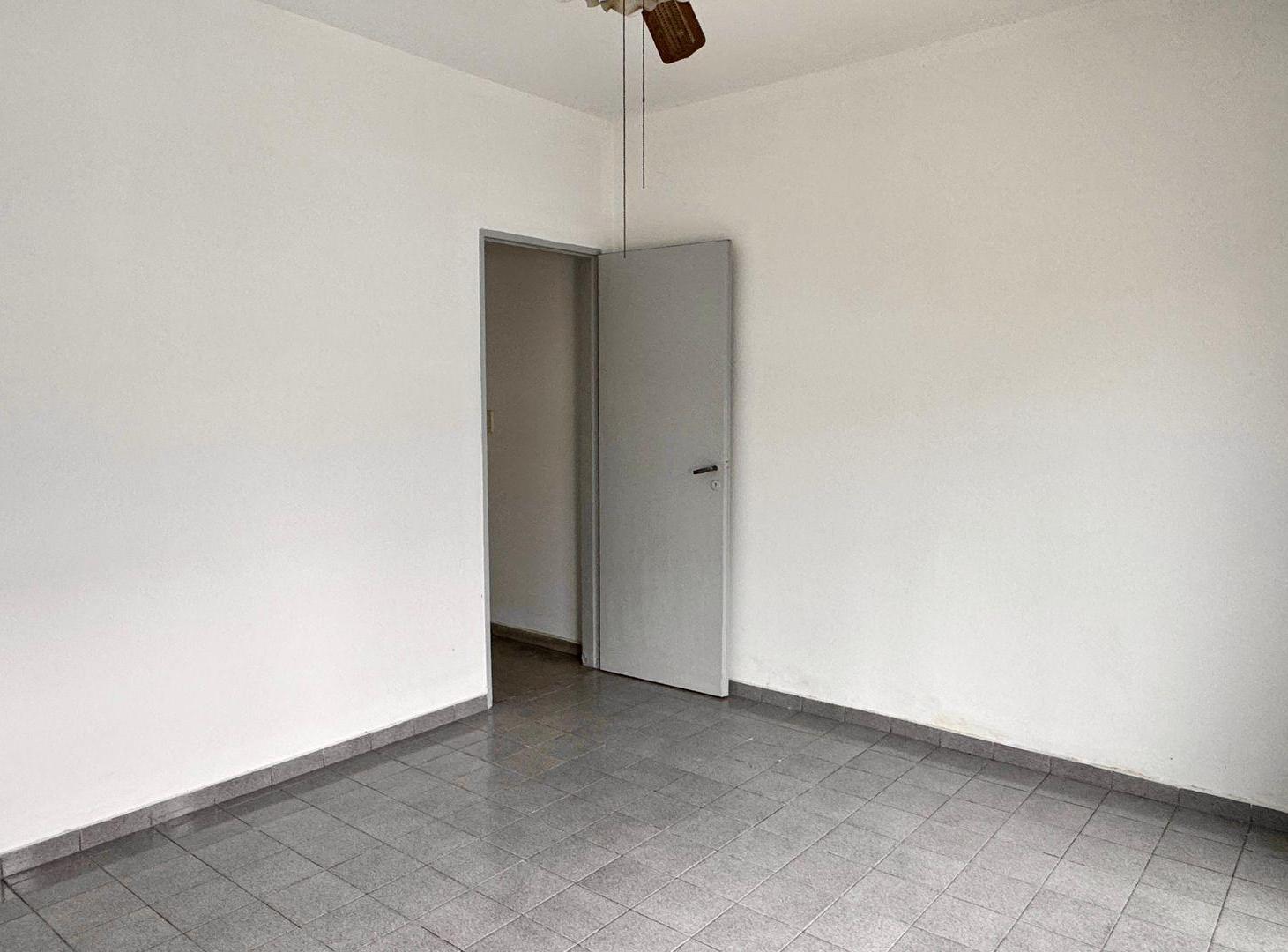 Foto de VENTA PH 2 AMBIENTES CON COCHERA QUILMES OESTE, imagen 3