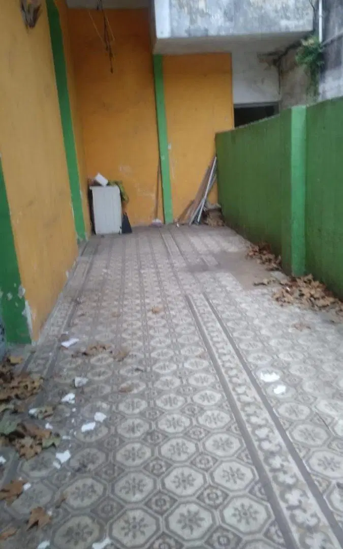 PH (Entrada por Pasillo), 3 Amb. Para Refaccionar, con Patio y Terraza 3
