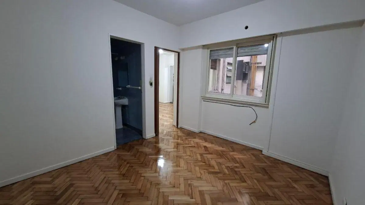 2 ambientes lateral antiguo a media cuadra de av. Libertador 5